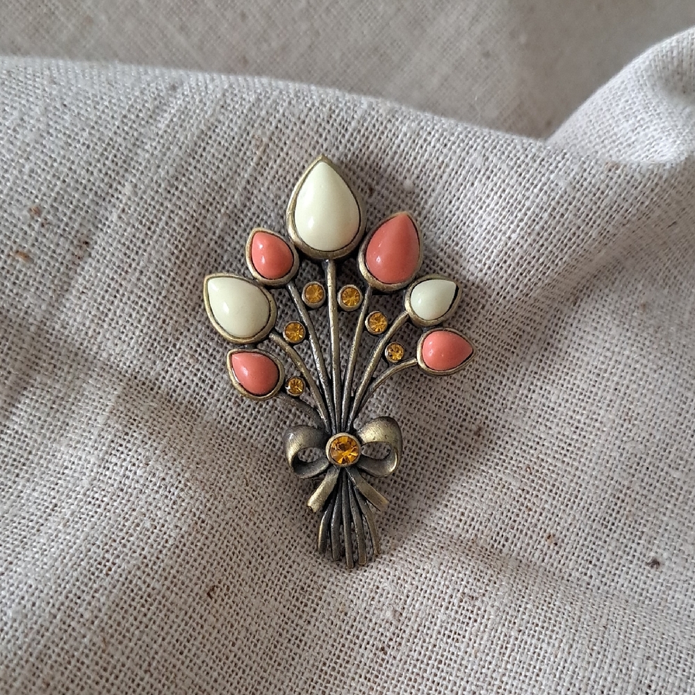 Elegant Floral Bouquet Brooch with Cream and Coral Jewel Accents - Picture 1 of 5